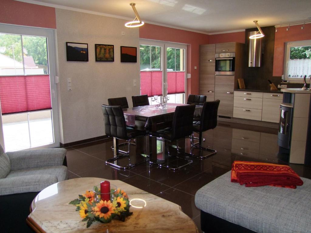 Ferienhaus "Kräuterhexe" mit Wasserbett 200x200cm room 2